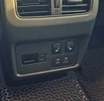 Сірий Ніссан Rogue, об'ємом двигуна 1.5 л та пробігом 45 тис. км за 28000 $, фото 7 на Automoto.ua