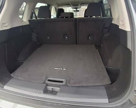 Серый Ниссан Rogue, объемом двигателя 1.5 л и пробегом 73 тыс. км за 19900 $, фото 8 на Automoto.ua