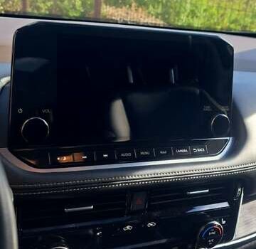 Сірий Ніссан Rogue, об'ємом двигуна 1.5 л та пробігом 45 тис. км за 28000 $, фото 1 на Automoto.ua