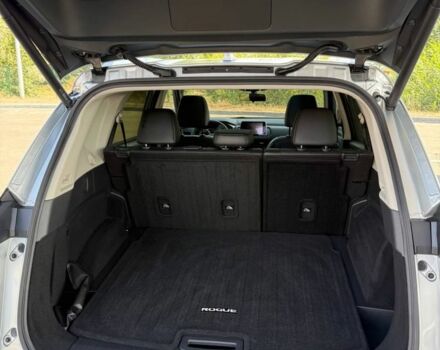 Сірий Ніссан Rogue, об'ємом двигуна 0 л та пробігом 6 тис. км за 25800 $, фото 3 на Automoto.ua