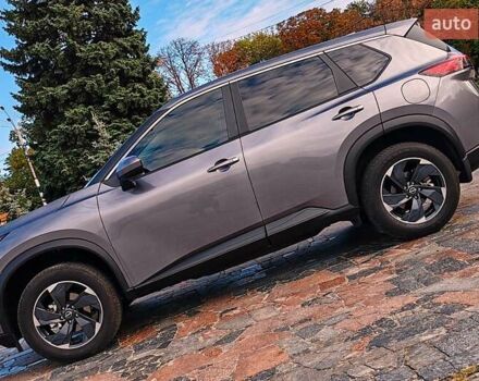 Серый Ниссан Rogue, объемом двигателя 1.5 л и пробегом 14 тыс. км за 25000 $, фото 6 на Automoto.ua