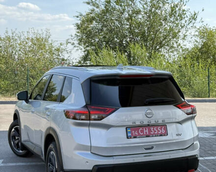 Серый Ниссан Rogue, объемом двигателя 1.5 л и пробегом 6 тыс. км за 25999 $, фото 4 на Automoto.ua