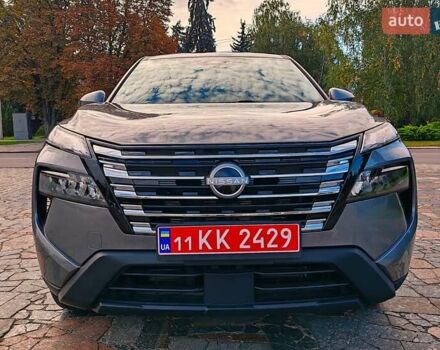 Серый Ниссан Rogue, объемом двигателя 1.5 л и пробегом 14 тыс. км за 24000 $, фото 2 на Automoto.ua
