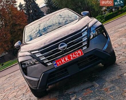 Серый Ниссан Rogue, объемом двигателя 1.5 л и пробегом 14 тыс. км за 25000 $, фото 3 на Automoto.ua