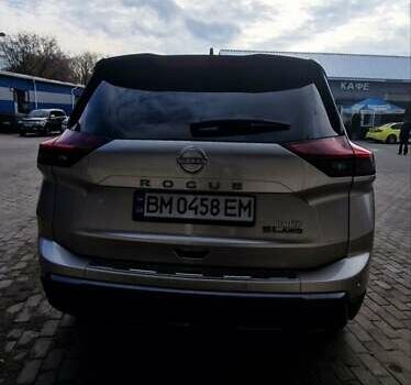 Серый Ниссан Rogue, объемом двигателя 1.5 л и пробегом 1 тыс. км за 35000 $, фото 2 на Automoto.ua