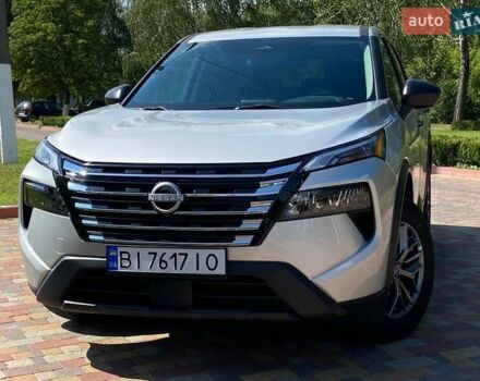 Серый Ниссан Rogue, объемом двигателя 1.5 л и пробегом 2 тыс. км за 27300 $, фото 1 на Automoto.ua