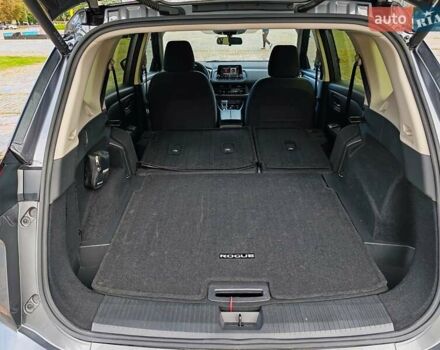 Серый Ниссан Rogue, объемом двигателя 1.5 л и пробегом 14 тыс. км за 24000 $, фото 18 на Automoto.ua