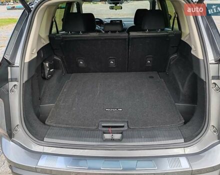 Серый Ниссан Rogue, объемом двигателя 1.5 л и пробегом 14 тыс. км за 24000 $, фото 17 на Automoto.ua