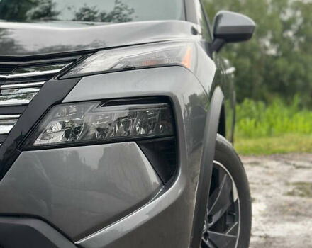 Серый Ниссан Rogue, объемом двигателя 1.5 л и пробегом 9 тыс. км за 26900 $, фото 3 на Automoto.ua