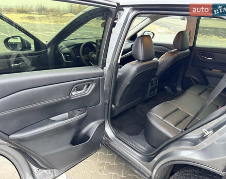 Серый Ниссан Rogue, объемом двигателя 1.5 л и пробегом 3 тыс. км за 26700 $, фото 41 на Automoto.ua