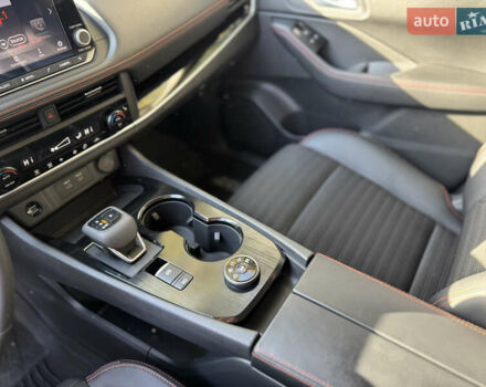 Сірий Ніссан Rogue, об'ємом двигуна 1.5 л та пробігом 6 тис. км за 26900 $, фото 22 на Automoto.ua