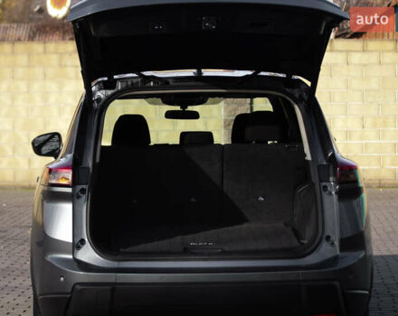 Сірий Ніссан Rogue, об'ємом двигуна 1.5 л та пробігом 7 тис. км за 26000 $, фото 5 на Automoto.ua