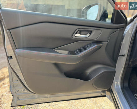 Сірий Ніссан Rogue, об'ємом двигуна 1.5 л та пробігом 6 тис. км за 26900 $, фото 16 на Automoto.ua