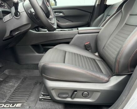 Сірий Ніссан Rogue, об'ємом двигуна 1.5 л та пробігом 5 тис. км за 26900 $, фото 19 на Automoto.ua