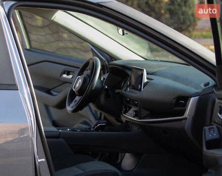 Сірий Ніссан Rogue, об'ємом двигуна 1.5 л та пробігом 7 тис. км за 26000 $, фото 8 на Automoto.ua