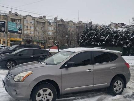 Серый Ниссан Rogue, объемом двигателя 2.5 л и пробегом 200 тыс. км за 8800 $, фото 1 на Automoto.ua