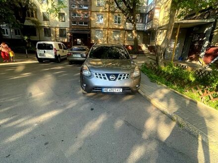 Сірий Ніссан Rogue, об'ємом двигуна 2.5 л та пробігом 225 тис. км за 8000 $, фото 1 на Automoto.ua