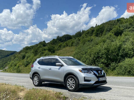 Серый Ниссан Rogue, объемом двигателя 2.49 л и пробегом 165 тыс. км за 14000 $, фото 1 на Automoto.ua