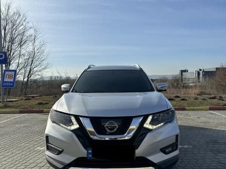 Серый Ниссан Rogue, объемом двигателя 2.5 л и пробегом 157 тыс. км за 15000 $, фото 1 на Automoto.ua