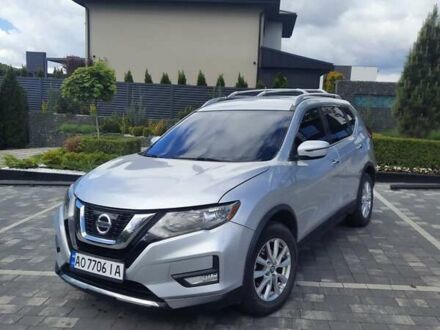 Ниссан Rogue 2017 в Ужгороде на Automoto.ua Серый Ниссан Rogue, объемом двигателя 2.5 л и пробегом 200 тыс. км за 15500 $, фото 1 на Automoto.ua