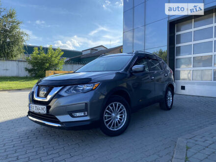 Ніссан Rogue 2017 у Хмельницькому на Automoto.ua Сірий Ніссан Rogue, об'ємом двигуна 2.5 л та пробігом 64 тис. км за 15500 $, фото 1 на Automoto.ua