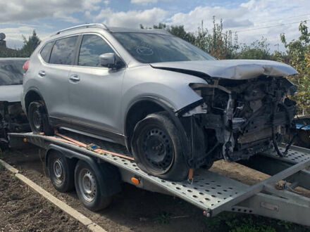 Серый Ниссан Rogue, объемом двигателя 2.5 л и пробегом 200 тыс. км за 9000 $, фото 1 на Automoto.ua