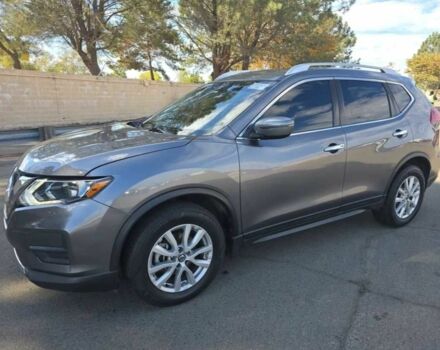 Ниссан Rogue 2017 в Киеве на Automoto.ua Серый Ниссан Rogue, объемом двигателя 2.5 л и пробегом 84 тыс. км за 9700 $, фото 1 на Automoto.ua