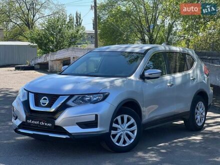 Ниссан Rogue 2017 в Николаеве на Automoto.ua Серый Ниссан Rogue, объемом двигателя 2.5 л и пробегом 105 тыс. км за 14499 $, фото 1 на Automoto.ua