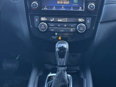 Серый Ниссан Rogue, объемом двигателя 2.49 л и пробегом 72 тыс. км за 13000 $, фото 1 на Automoto.ua