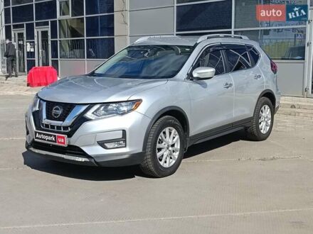 Ниссан Rogue 2018 в Харькове на Automoto.ua Серый Ниссан Rogue, объемом двигателя 2.5 л и пробегом 152 тыс. км за 14790 $, фото 1 на Automoto.ua