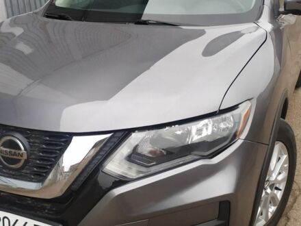 Серый Ниссан Rogue, объемом двигателя 2.5 л и пробегом 120 тыс. км за 15000 $, фото 1 на Automoto.ua