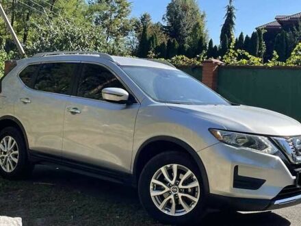 Серый Ниссан Rogue, объемом двигателя 2.5 л и пробегом 65 тыс. км за 12000 $, фото 1 на Automoto.ua