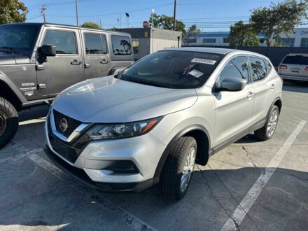 Серый Ниссан Rogue, объемом двигателя 2 л и пробегом 70 тыс. км за 6500 $, фото 1 на Automoto.ua