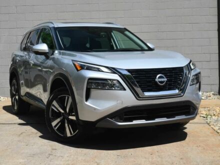 Серый Ниссан Rogue, объемом двигателя 1.5 л и пробегом 15 тыс. км за 18300 $, фото 1 на Automoto.ua