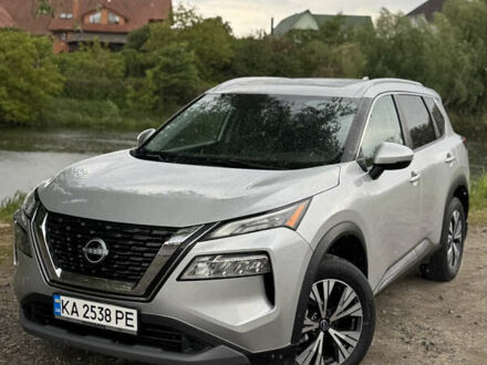 Серый Ниссан Rogue, объемом двигателя 1.5 л и пробегом 37 тыс. км за 25900 $, фото 1 на Automoto.ua