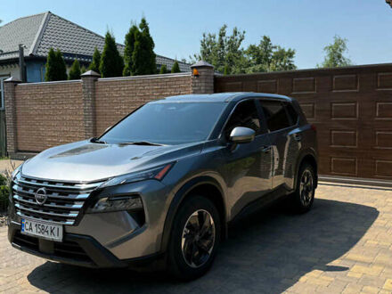 Ниссан Rogue 2024 в Черкассах на Automoto.ua Серый Ниссан Rogue, объемом двигателя 1.5 л и пробегом 23 тыс. км за 26500 $, фото 1 на Automoto.ua