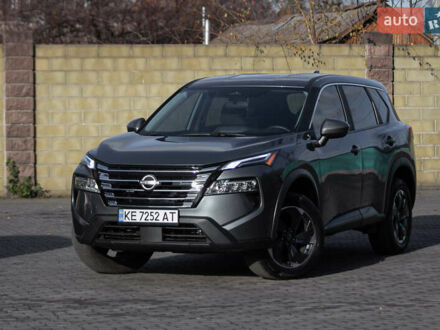 Сірий Ніссан Rogue, об'ємом двигуна 1.5 л та пробігом 7 тис. км за 26000 $, фото 1 на Automoto.ua