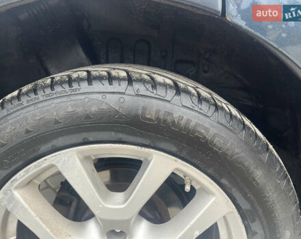 Синий Ниссан Rogue, объемом двигателя 2.49 л и пробегом 204 тыс. км за 7750 $, фото 6 на Automoto.ua