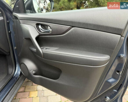 Синий Ниссан Rogue, объемом двигателя 2.5 л и пробегом 140 тыс. км за 12500 $, фото 52 на Automoto.ua