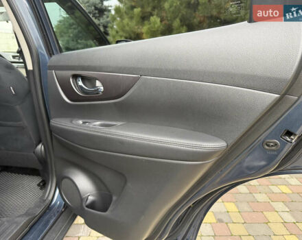 Синий Ниссан Rogue, объемом двигателя 2.5 л и пробегом 140 тыс. км за 12500 $, фото 49 на Automoto.ua