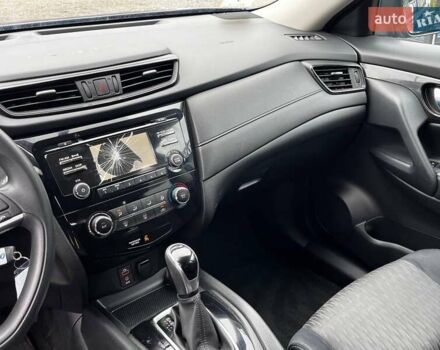 Синий Ниссан Rogue, объемом двигателя 2.49 л и пробегом 150 тыс. км за 9700 $, фото 3 на Automoto.ua