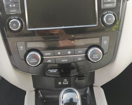 Синій Ніссан Rogue, об'ємом двигуна 2 л та пробігом 120 тис. км за 17000 $, фото 6 на Automoto.ua