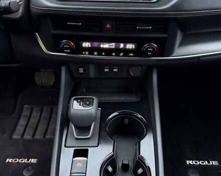 Синий Ниссан Rogue, объемом двигателя 1.5 л и пробегом 6 тыс. км за 25400 $, фото 13 на Automoto.ua