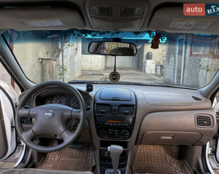 Білий Ніссан Сентра, об'ємом двигуна 1.77 л та пробігом 273 тис. км за 4500 $, фото 12 на Automoto.ua