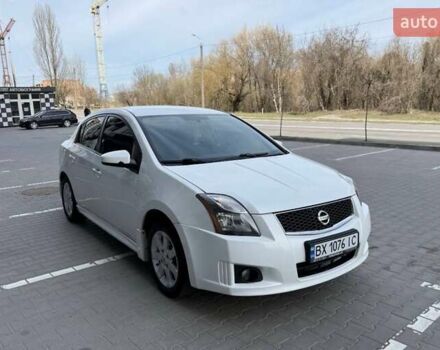 Белый Ниссан Сентра, объемом двигателя 2 л и пробегом 130 тыс. км за 5999 $, фото 1 на Automoto.ua