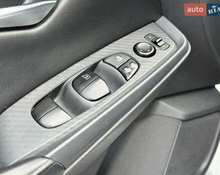 Белый Ниссан Сентра, объемом двигателя 2 л и пробегом 99 тыс. км за 12900 $, фото 18 на Automoto.ua