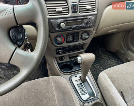 Бежевый Ниссан Сентра, объемом двигателя 1.8 л и пробегом 320 тыс. км за 2100 $, фото 5 на Automoto.ua