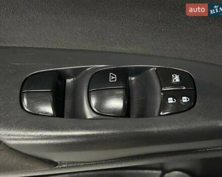 Ніссан Сентра 2014 у Кам'янське (Дніпродзержинськ) на Automoto.ua Чорний Ніссан Сентра, об'ємом двигуна 1.8 л та пробігом 163 тис. км за 9400 $, фото 13 на Automoto.ua