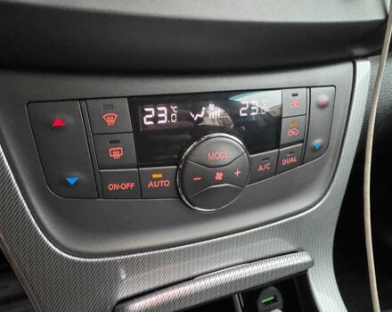 Чорний Ніссан Сентра, об'ємом двигуна 1.6 л та пробігом 195 тис. км за 8600 $, фото 18 на Automoto.ua