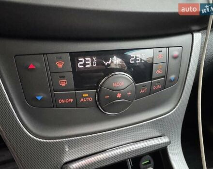 Чорний Ніссан Сентра, об'ємом двигуна 1.6 л та пробігом 195 тис. км за 8600 $, фото 33 на Automoto.ua